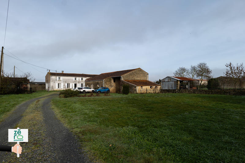 Maison - 300 m² - 3 pièces