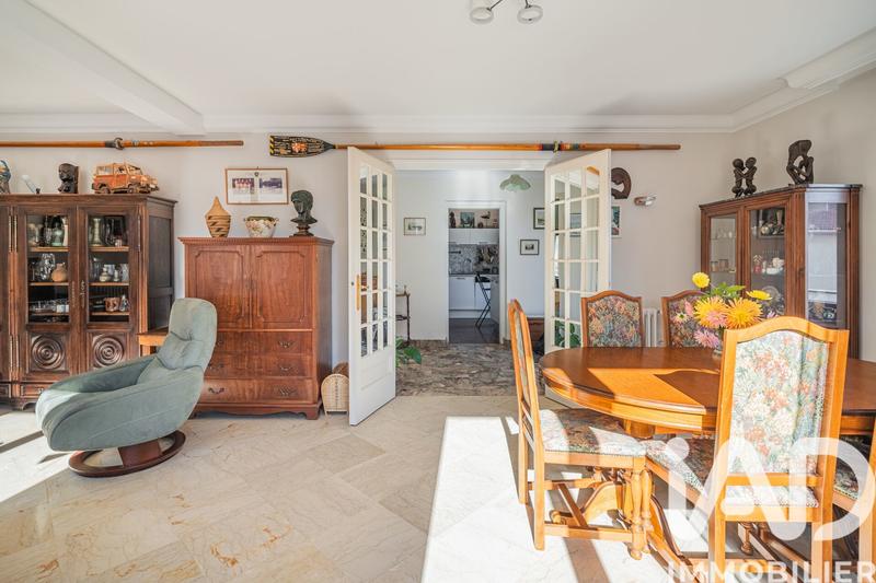 Maison - 254 m² - 10 pièces