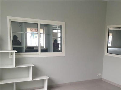 Local commercial - 1 056 m²