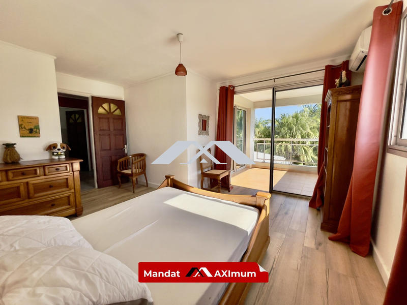 Villa - 180 m² - 5 pièces