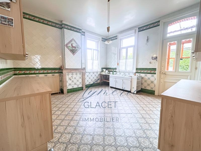 Maison - 234 m² - 7 pièces