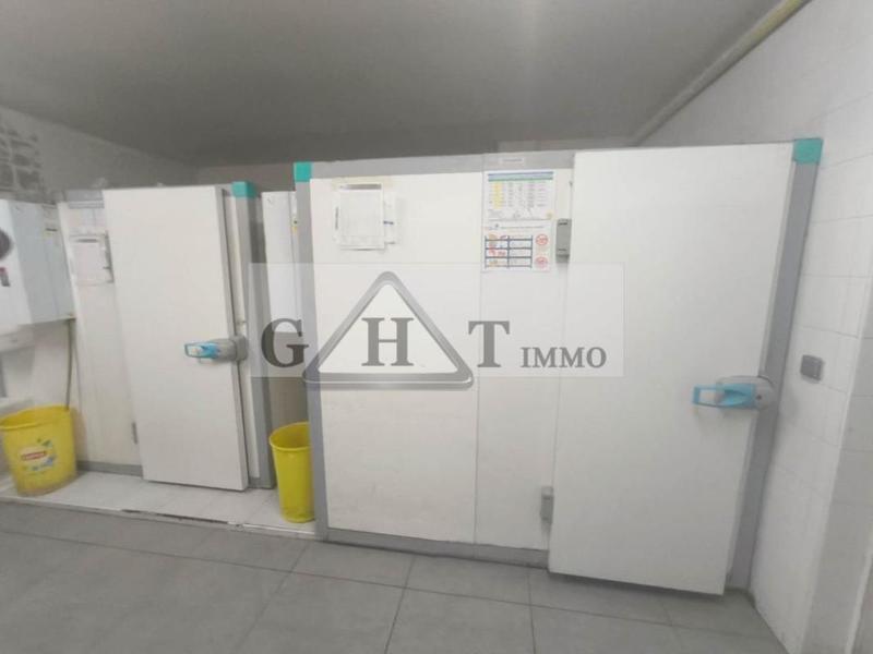 Local commercial - 920 m²