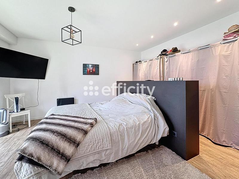 Appartement - 110 m² - 2 pièces