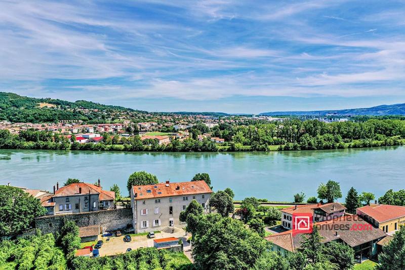 Loft - 135 m² - 3 pièces