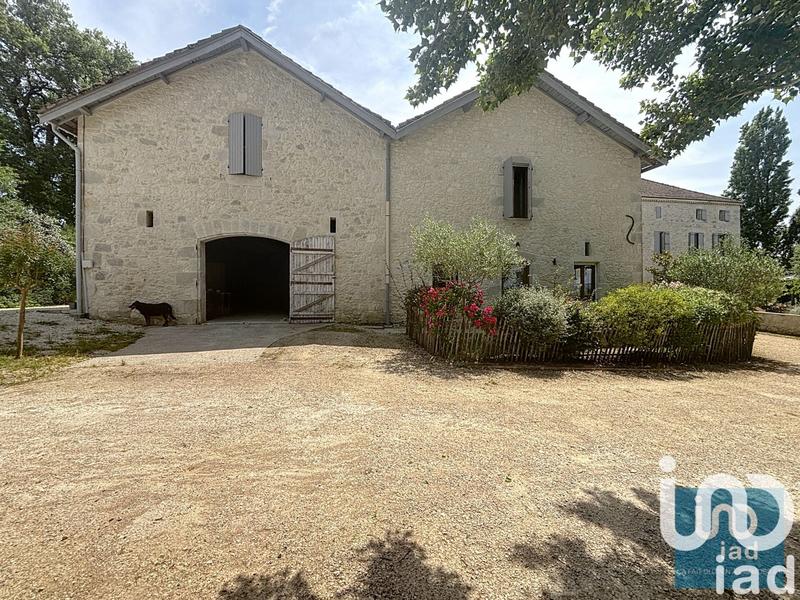 Maison - 872 m² - 22 pièces