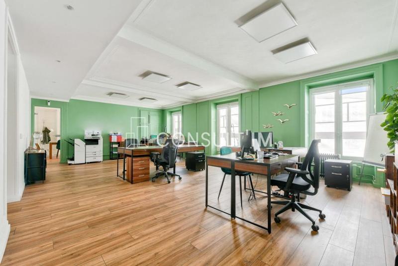 Bureau - 270 m² - 13 pièces