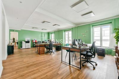 Bureau - 270 m² - 13 pièces