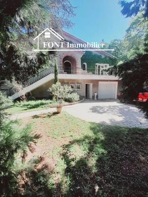 Maison - 208 m² - 8 pièces