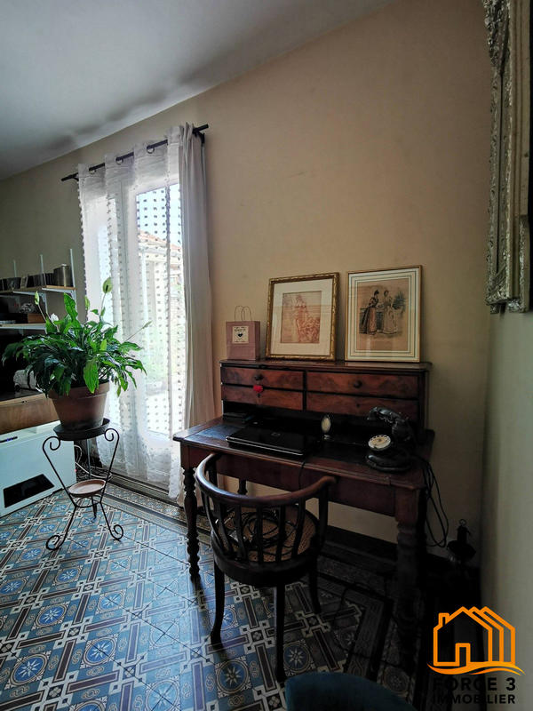 Maison - 250 m² - 11 pièces