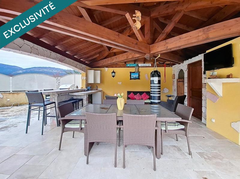 Villa - 226 m² - 7 pièces