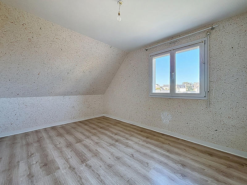 Maison - 175 m² - 8 pièces