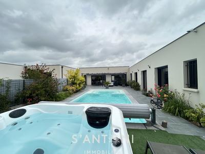 Maison - 142 m² - 5 pièces