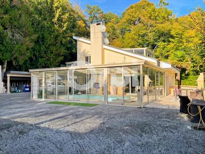 Propriété - 320 m² - 6 pièces