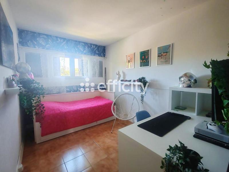 Appartement - 80 m² - 5 pièces