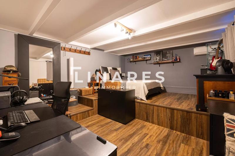 Appartement - 211 m² - 5 pièces
