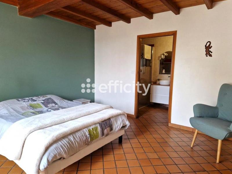 Maison - 195 m² - 7 pièces