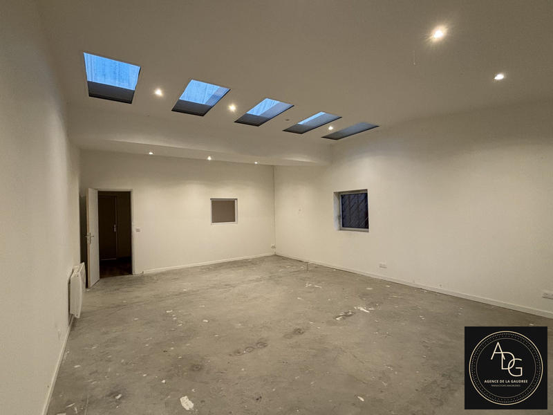 Local commercial - 120 m² - 3 pièces