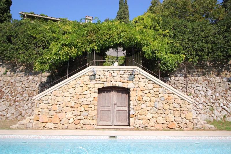 Maison - 300 m² - 10 pièces