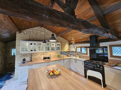 Maison traditionnelle - 250 m² - 10 pièces