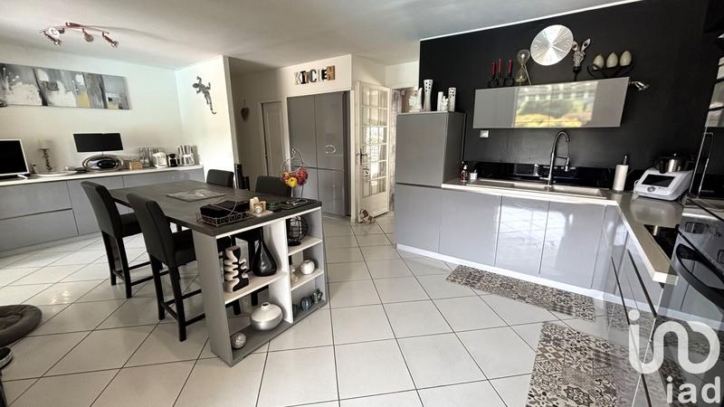 Maison - 206 m² - 9 pièces