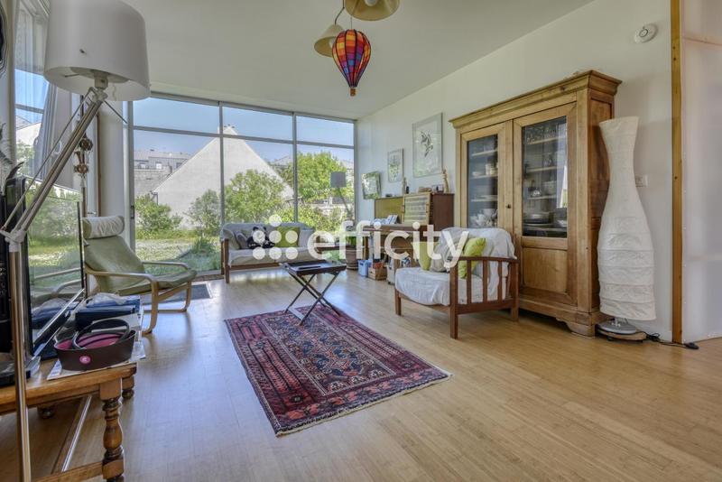 Maison - 217 m² - 9 pièces