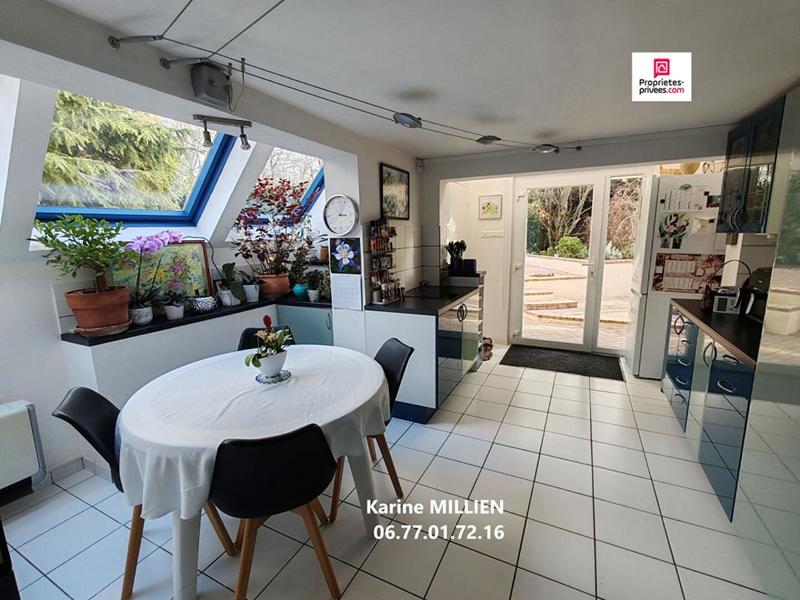 Maison - 204 m² - 6 pièces