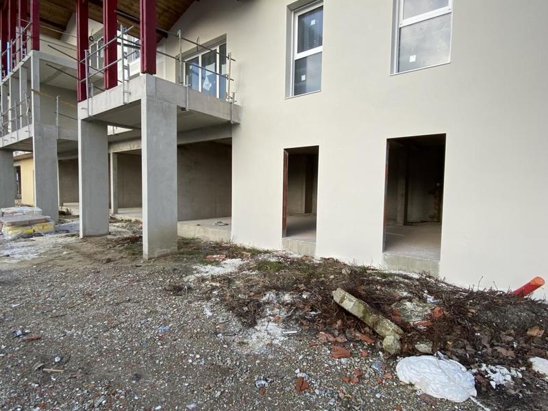 Local commercial - 198 m² - 1 pièce