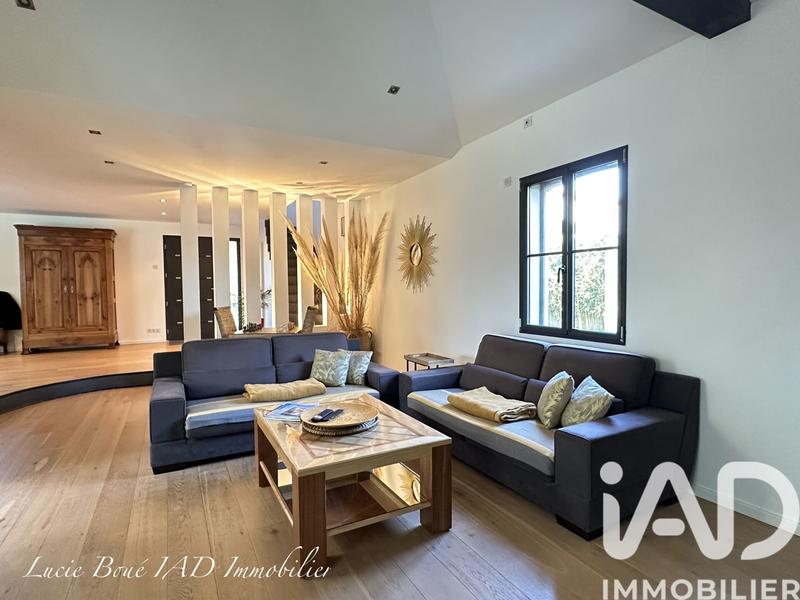 Maison de maîtres - 270 m² - 10 pièces