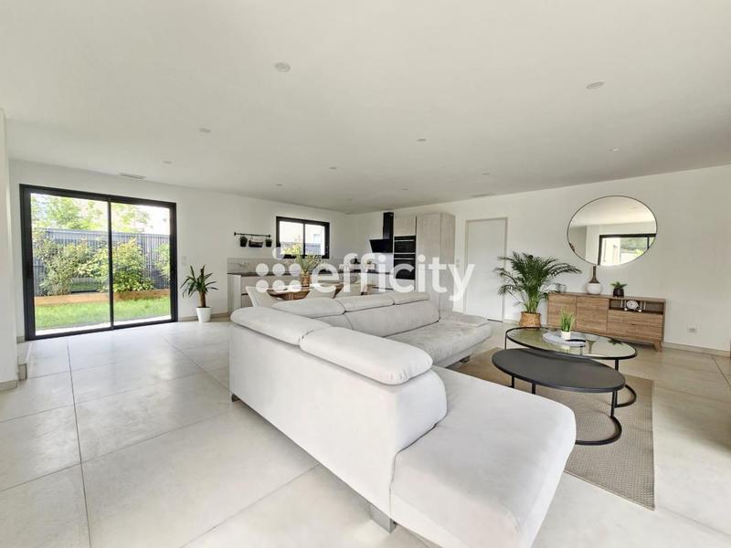 Maison - 138 m² - 5 pièces