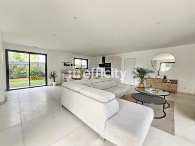 Maison - 138 m² - 5 pièces