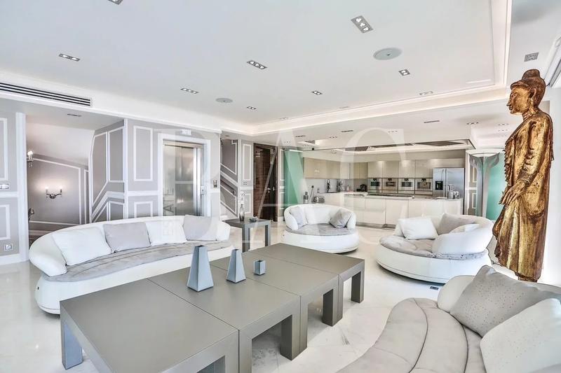 Villa - 1 000 m² - 22 pièces