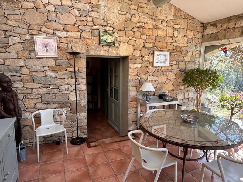 Maison - 220 m² - 8 pièces