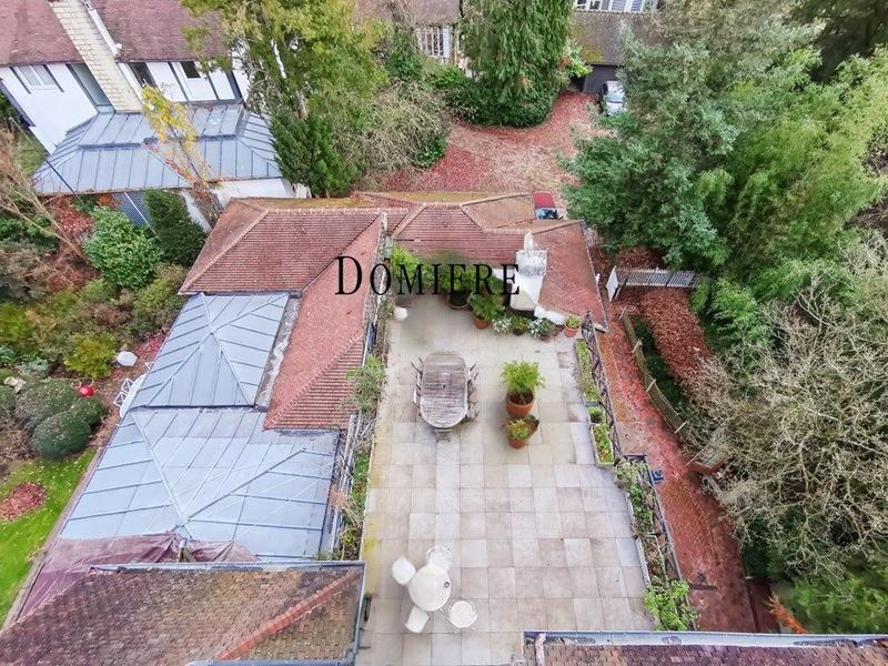 Duplex - 244 m² - 9 pièces