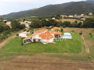 Maison - 279 m² - 6 pièces