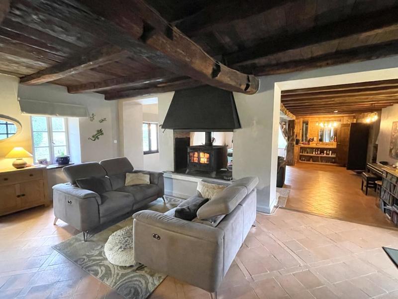 Maison - 231 m² - 7 pièces