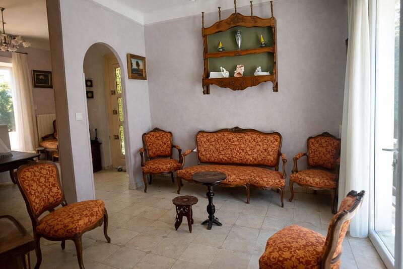 Maison - 222 m² - 9 pièces