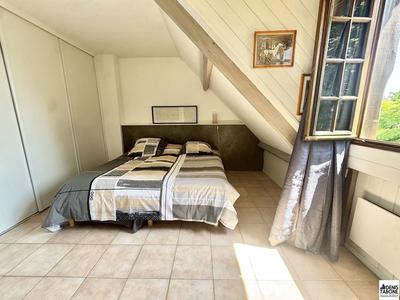 Maison traditionnelle - 123 m² - 7 pièces