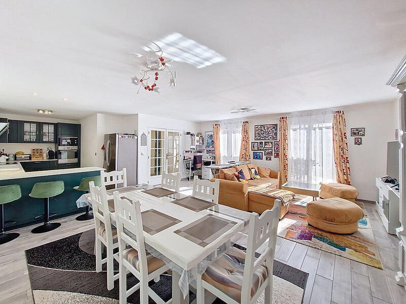 Maison - 144 m² - 8 pièces