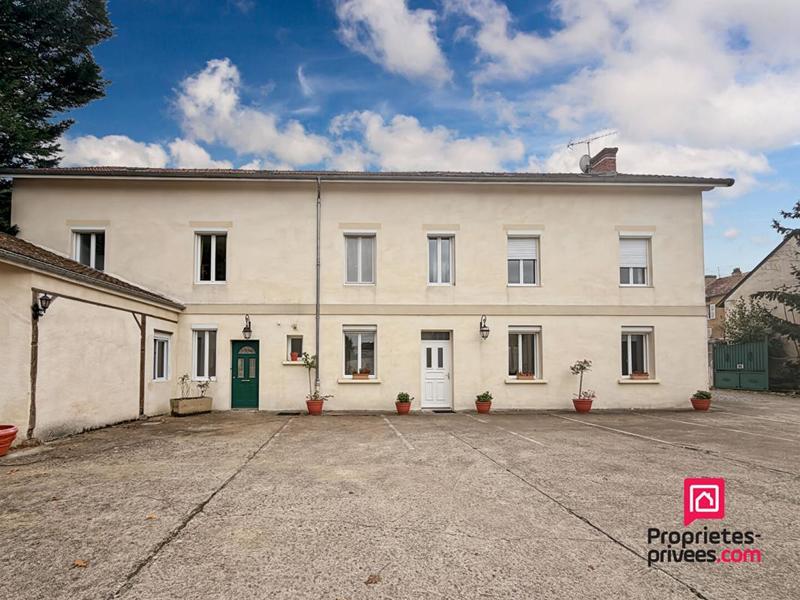 Maison - 372 m² - 13 pièces