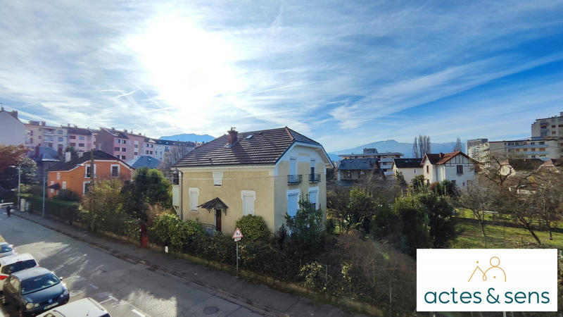 Appartement - 94 m² - 5 pièces