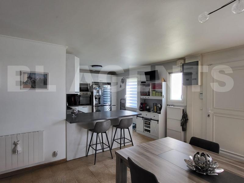 Maison traditionnelle - 130 m² - 7 pièces