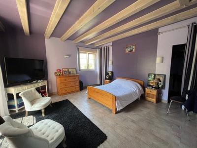 Maison - 470 m² - 12 pièces