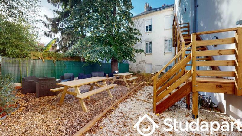 Chambre - 11 m² - 1 pièce