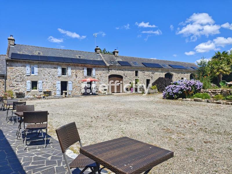 Propriété - 466 m² - 20 pièces