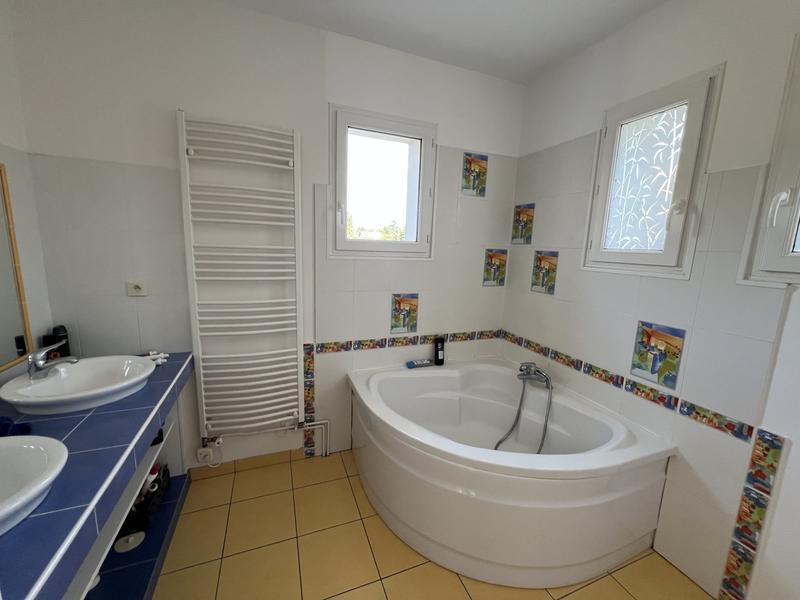 Maison - 185 m² - 6 pièces