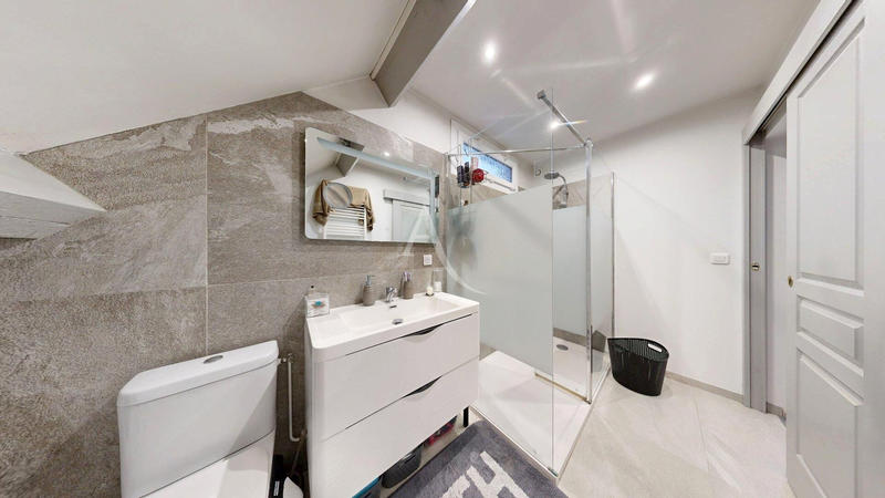 Maison - 137 m² - 6 pièces