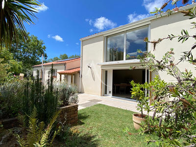 Maison - 165 m² - 6 pièces