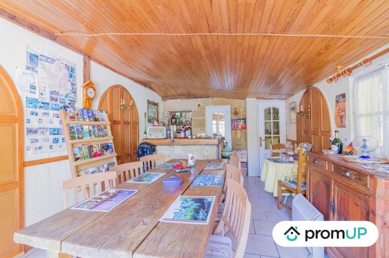 Maison - 370 m² - 12 pièces