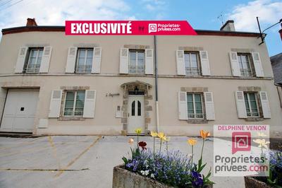 Propriété - 254 m² - 8 pièces