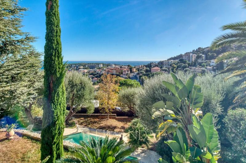 Villa - 270 m² - 8 pièces